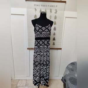 White House Black Market Black & White Maxi Dress – Medium